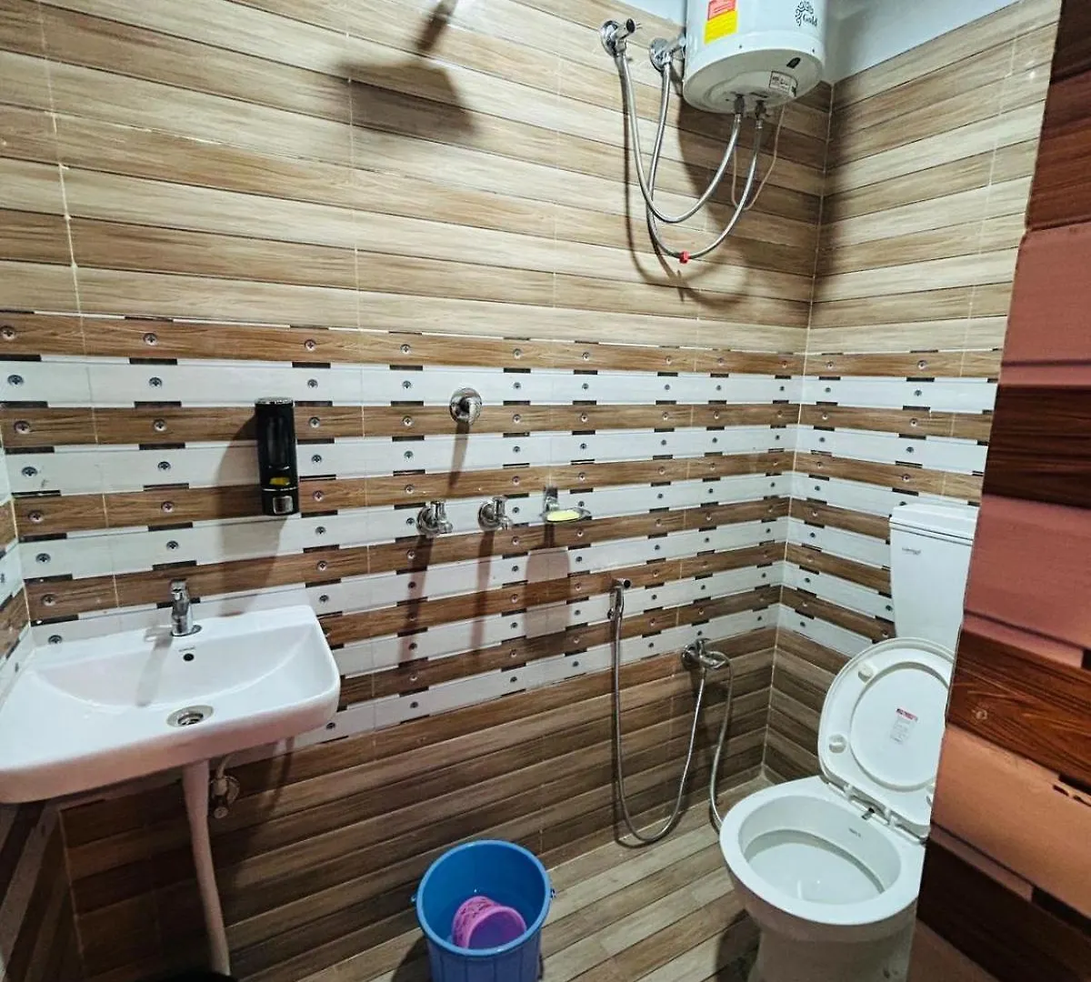 Kumari Paying Guest House Benares